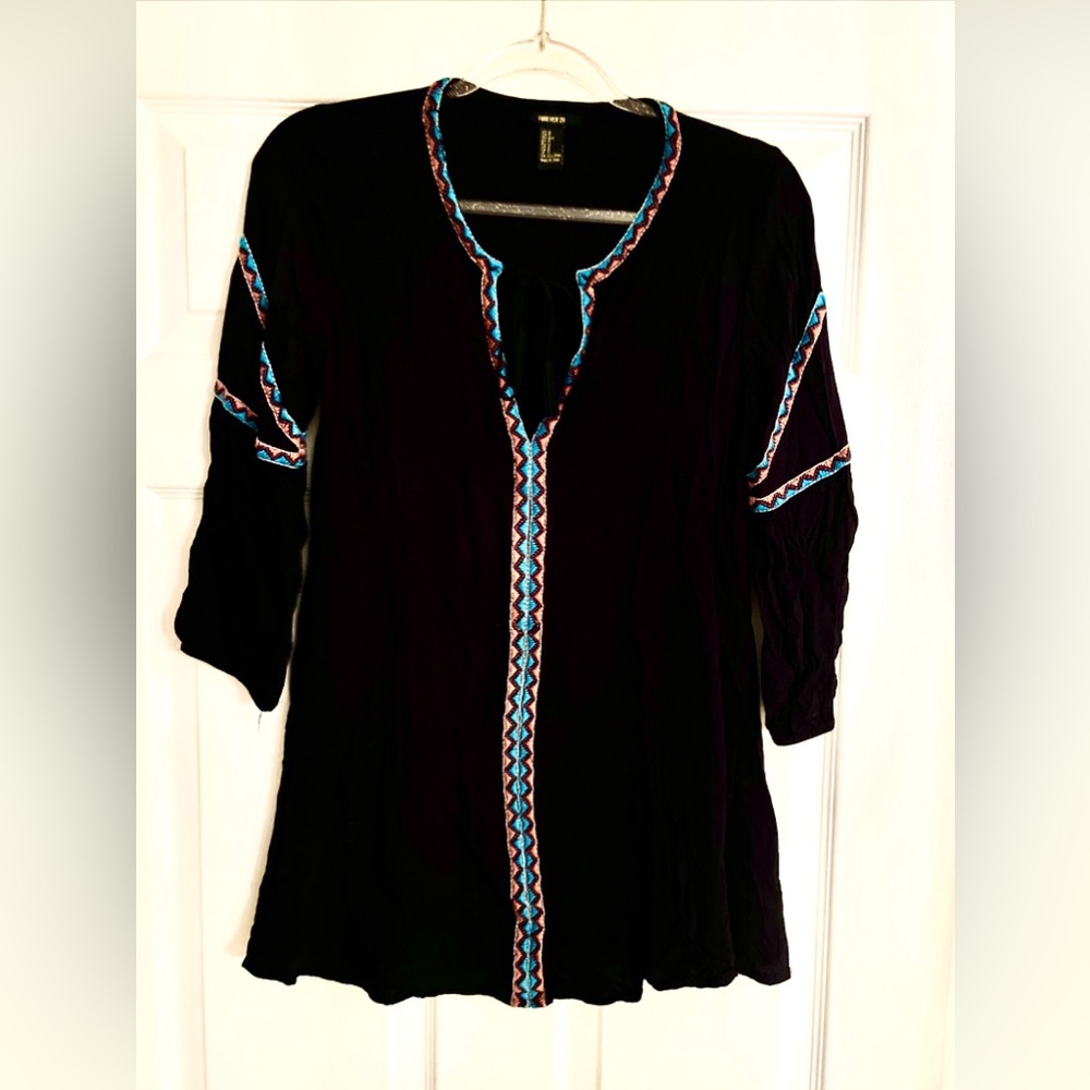 Forever 21 Top Women's Embroidered Kimono Beachy Boho Summer Vibe Sz Small.